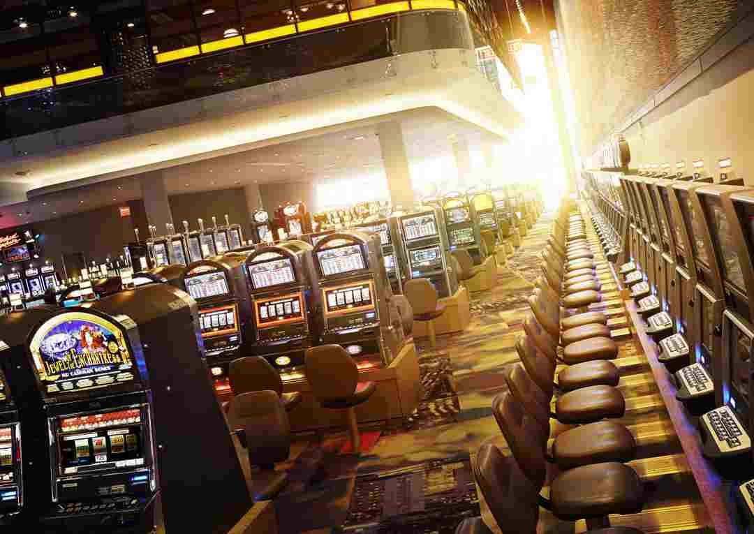 Sòng bạc Empire Casino nằm trên đoạn đường 5-6 Leicester Square